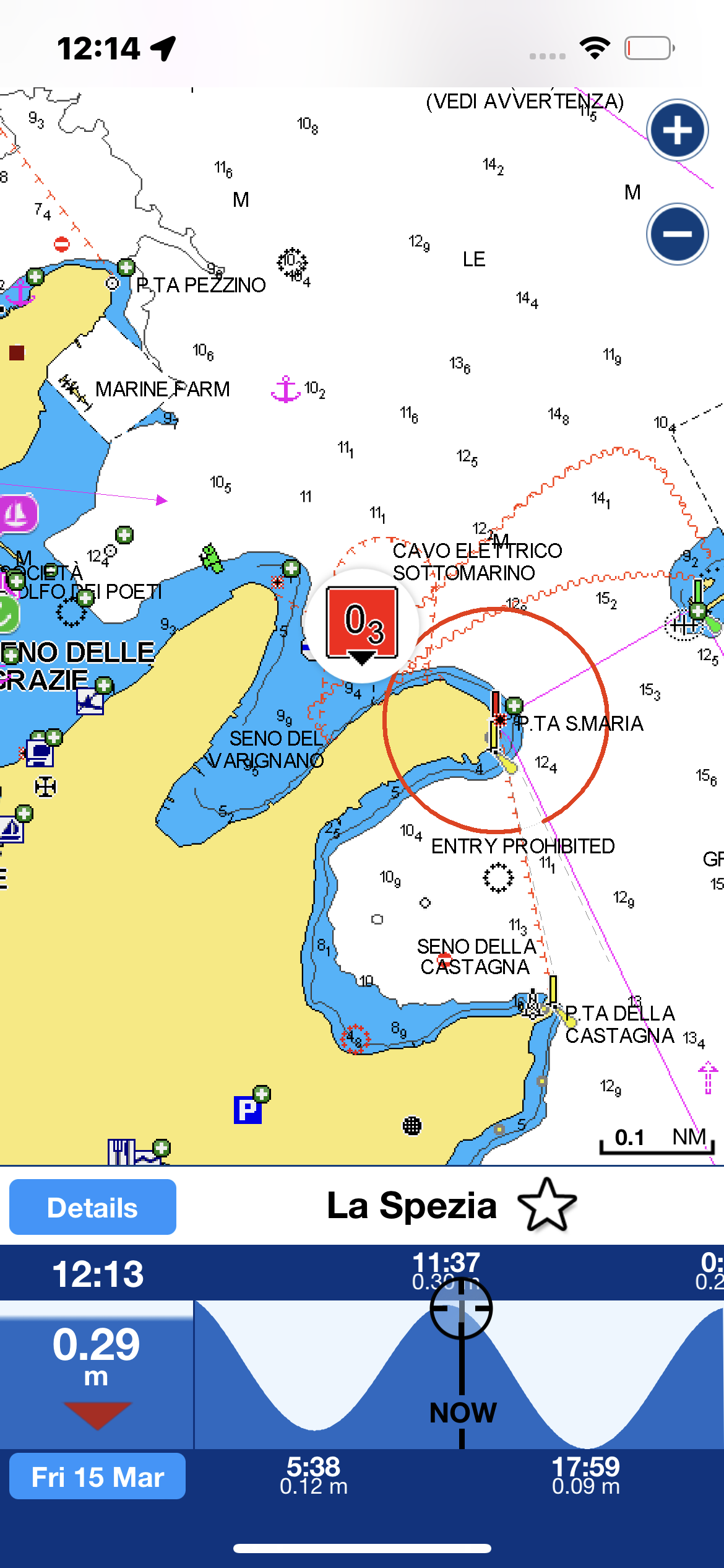 Schermata della mappa con grafico di previsione delle maree in basso e data evidenziata in basso a sinistra.