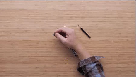 Inserting and Tightening the Threaded Link Pin